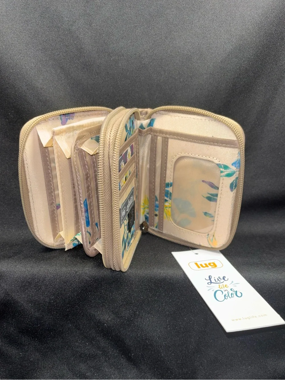 NWT Lug SPLITS Wallet in SAND with BOUQUET CREAM Lining